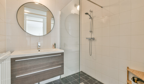 Wou soll ech eng Duschtrennwand opstellen?