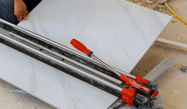 Jak prawidłowo ciąć płytki?