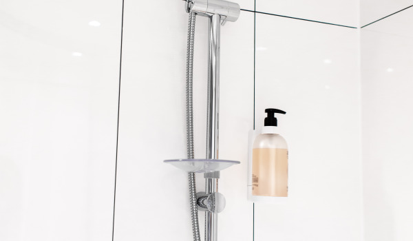 Stylvoll Duschssäulen am Buedzëmmer