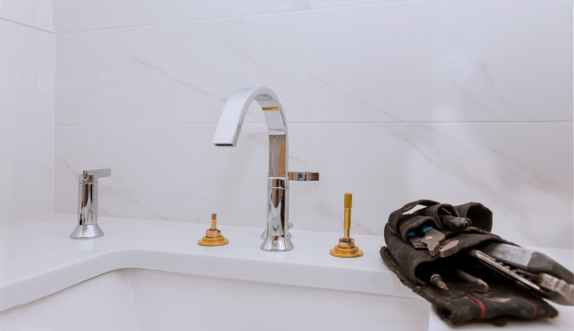 Comment déboucher un lavabo ?