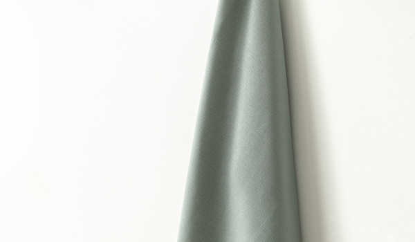 Comment coller des crochets dans la salle de bain ?