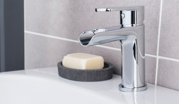 Faut-il nettoyer le porte-savon ?