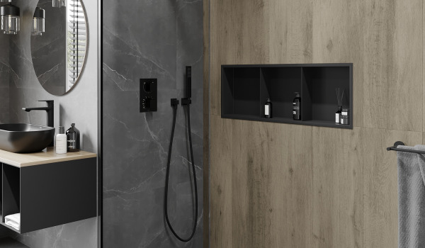 Salle de bains industrielle avec étagère intégrée sous la douche