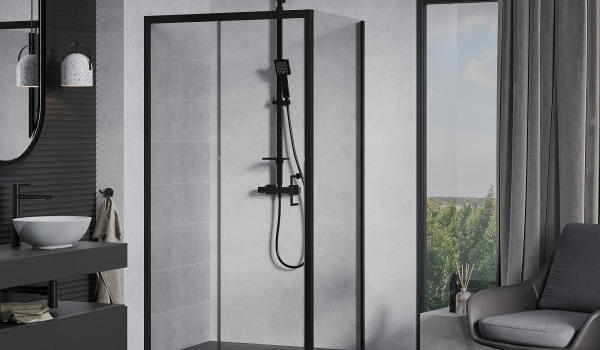 Intérieur gris avec cabine de douche noire