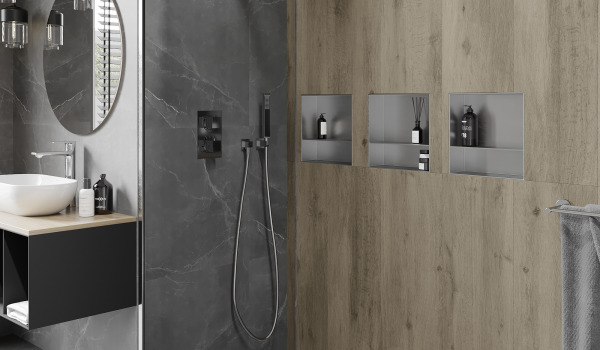 Étagères encastrées - un complément idéal pour une salle de bain dans un aménagement moderne