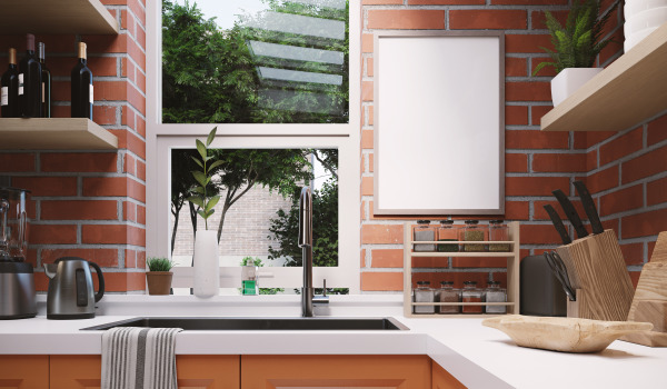 Mur de brique dans la cuisine. Quelle couleur de murs convient le mieux à une brique rouge?