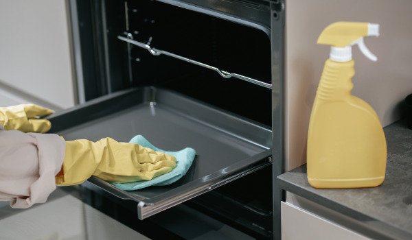 Comment nettoyer un four ?
