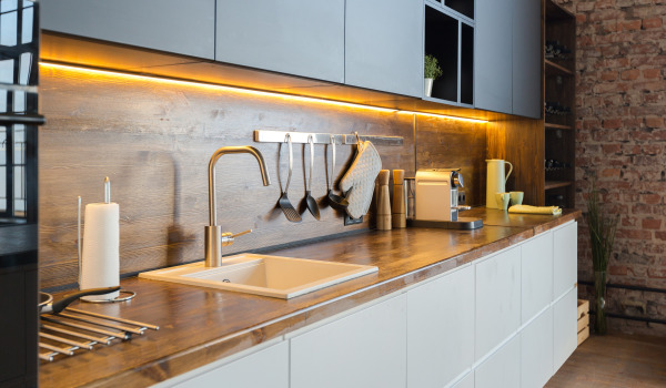 Ugeluecht oder aclasséiert Spull? Ënnerscheeder a Rotschléi