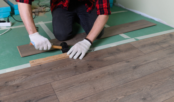 Sinn Vinylpanneauen gëeegent fir d'Buedzëmmer?