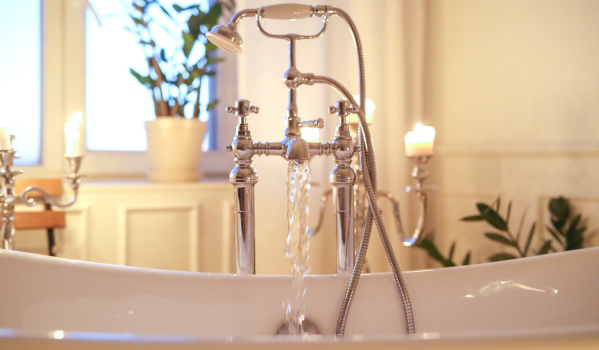 Comment mesurer l'entraxe d'un mitigeur de baignoire ?