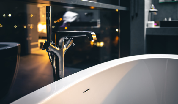 Comment réparer l'interrupteur de la batterie de baignoire ? Conseils d'expert