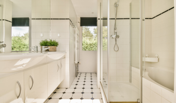 Comment mesurer le rayon d'un receveur de douche ?