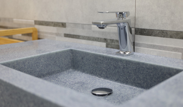 Wéi eng Tuss fir d'Armatur auswielen?