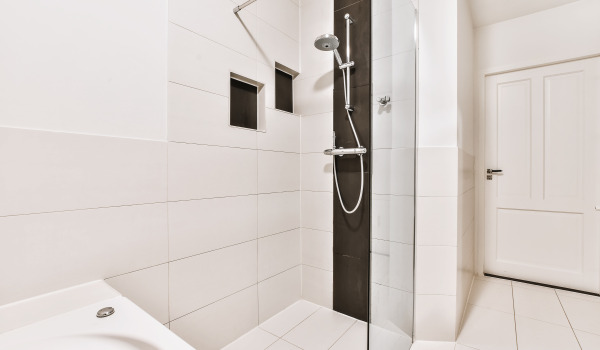 Virdeeler a méi vun schiibbaren Duschsett