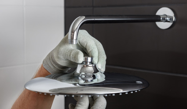 Wéi installéiere mir d'Reenschauerdusch?