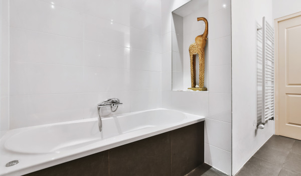 Comment encastrer une baignoire rectangulaire ?